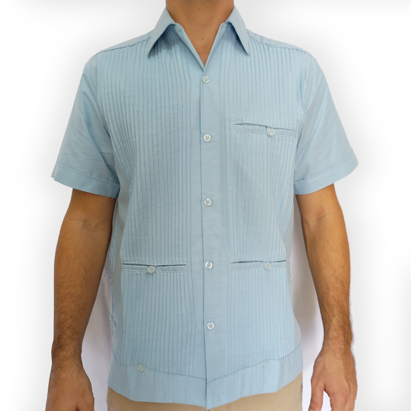 Camisa guayabera azul cielo de manga corta para hombre

