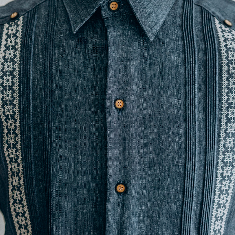 Guayabera azul oscuro