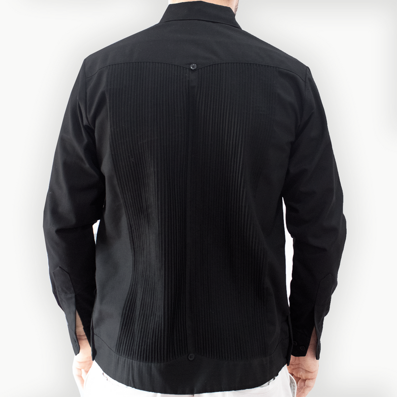 Guayabera negra