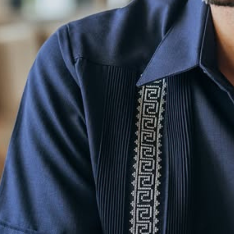Guayabera azul marino manga corta