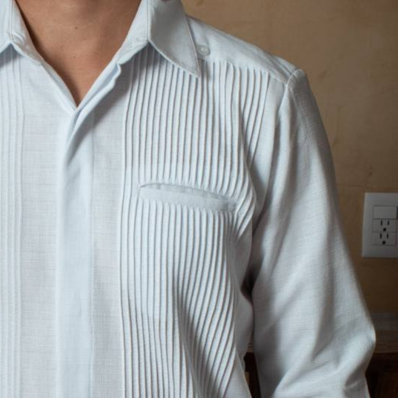 Guayabera blanca presidencial artesanal de lino y algodón