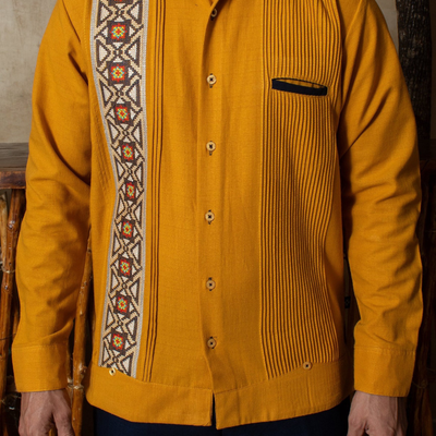 Guayabera amarilla elegante