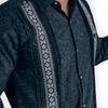 Guayabera artesanal azul oscuro para eventos casuales