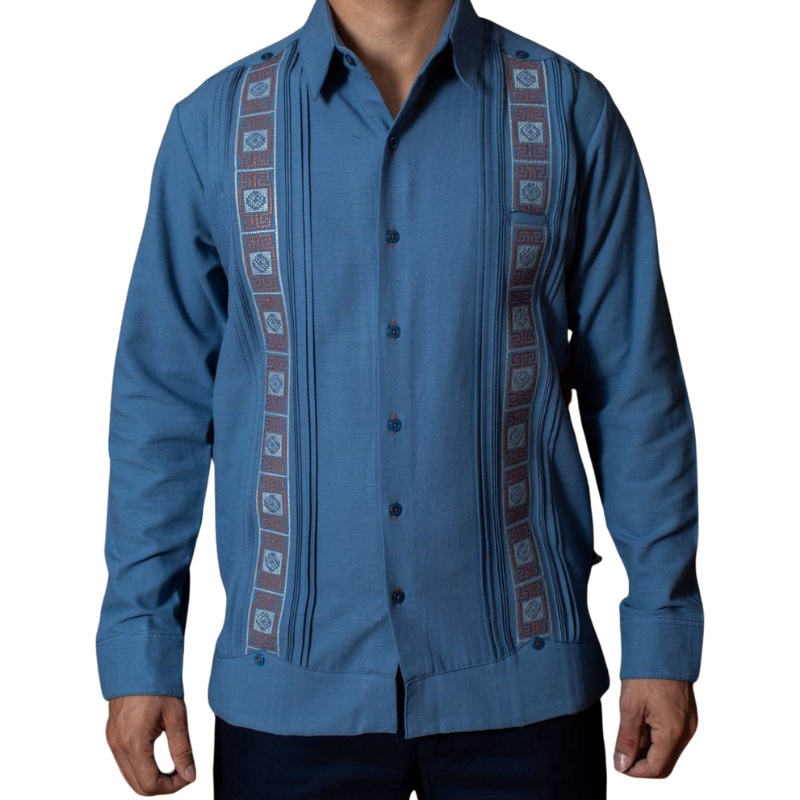 Guayabera azul bordada elegante confeccionada en Yucatán