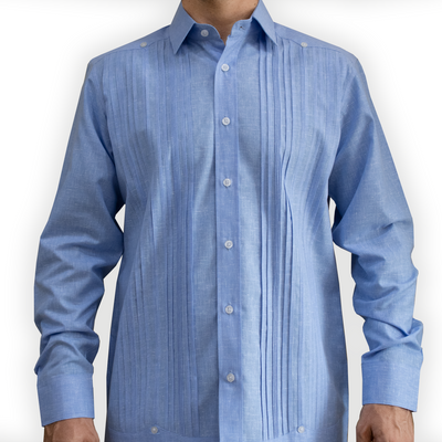 Guayabera azul claro de algodón con manga larga para hombre