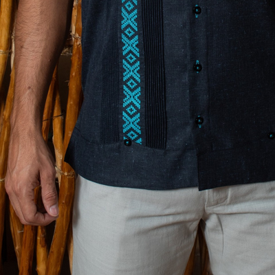 Guayabera azul turquesa elegante hecha a mano en Yucatán