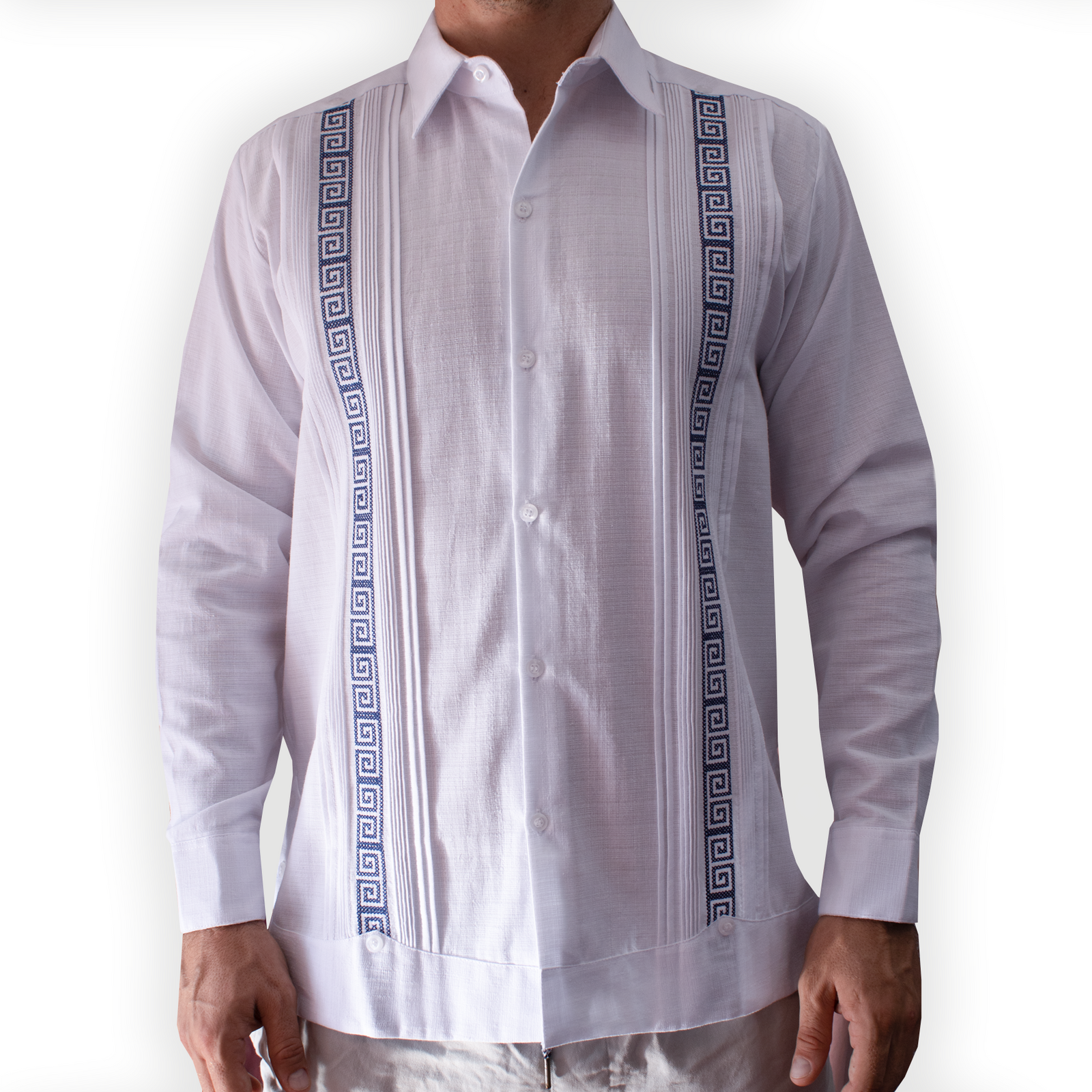Guayabera blanca bordado azul elegante para hombre