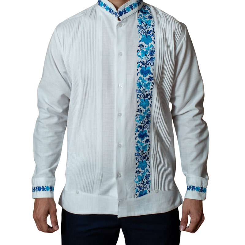 Guayabera de lino con diseño floral y cuello moderno