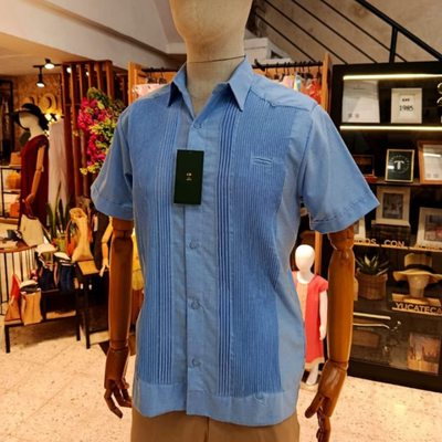 Guayabera presidencial azul manga corta