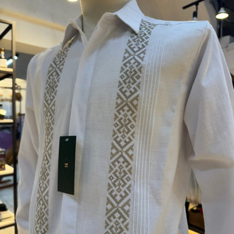Guayabera presidencial blanca bordado beige