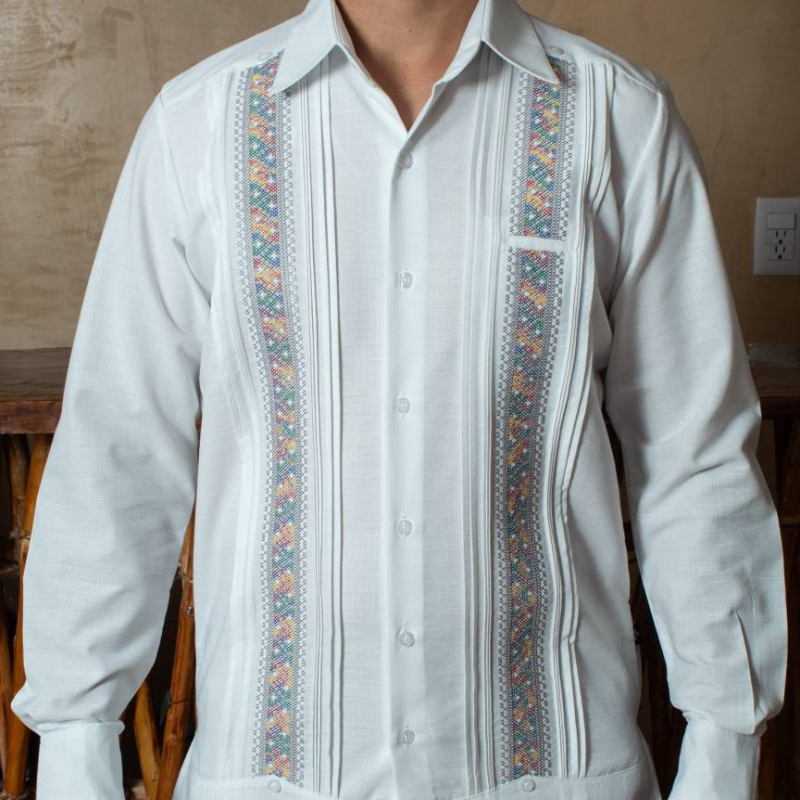 Guayabera presidencial bordada multicolor artesanal de lino y algodón