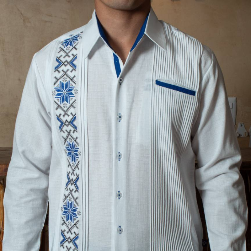 Guayabera presidencial bordado azul
