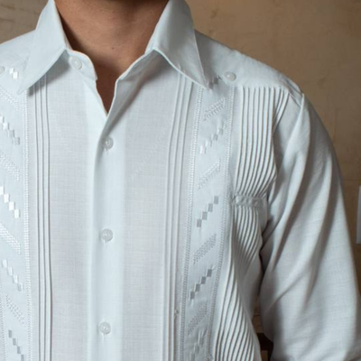 Guayabera presidencial bordado blanco artesanal en lino y algodón