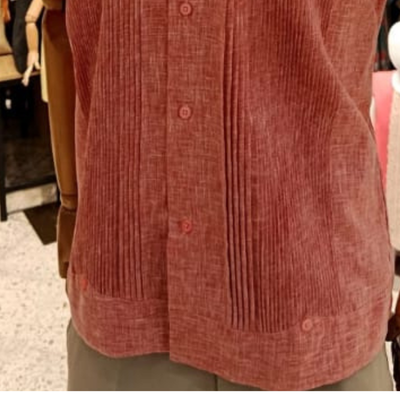 Guayabera presidencial coral manga corta para hombres