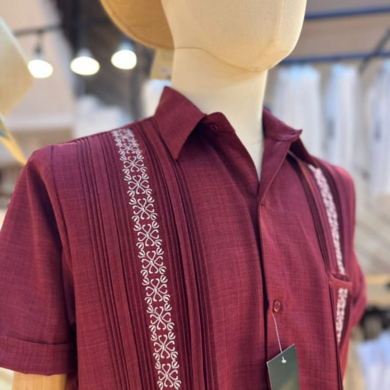 Guayabera rojo cereza manga corta