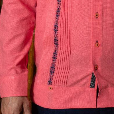 Guayabera rosa coral elegante hecha a mano en Yucatán