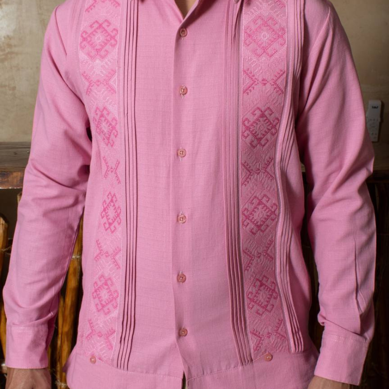 Guayabera rosa pastel artesanal en lino y algodón