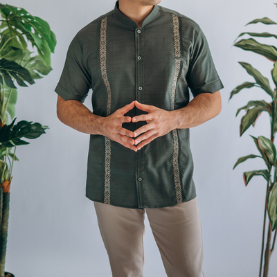 Guayabera verde jade manga corta elegante
