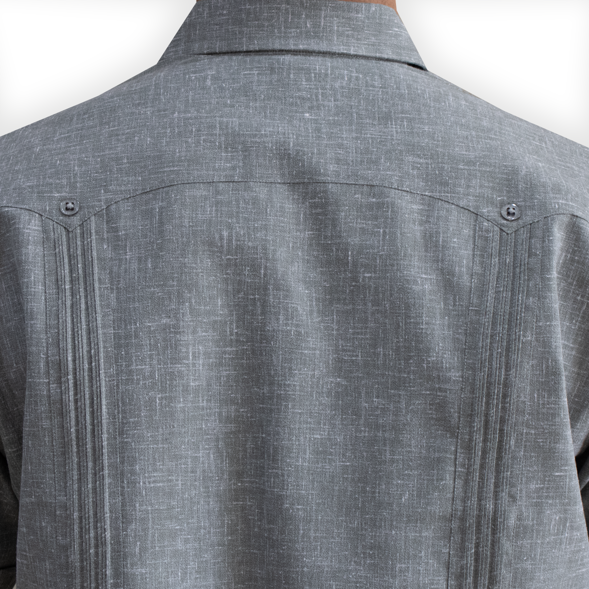 Guayabera versátil gris para eventos casuales y formales