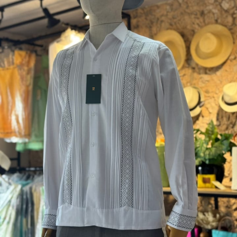 Guayabera presidencial blanca bordado gris