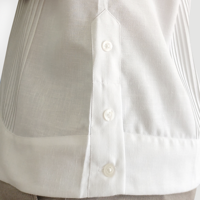 Primer plano del tejido de algodón de la guayabera presidencial
