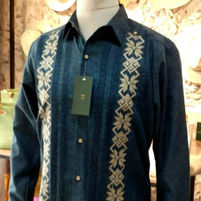 Guayabera azul petroleo bordada