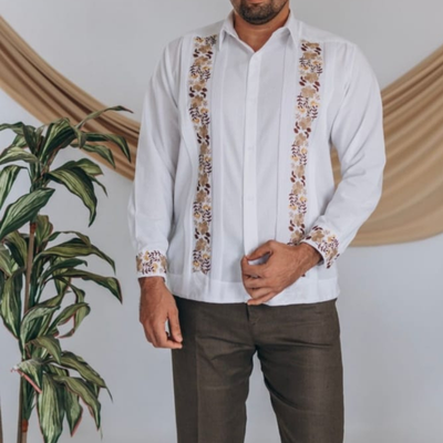 guayabera blanca bordada flores beige para hombre