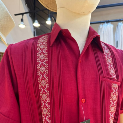 guayabera roja manga corta bordada para hombre